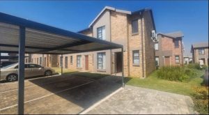 2 Bedroom Townhouse for Sale in Albertsdal